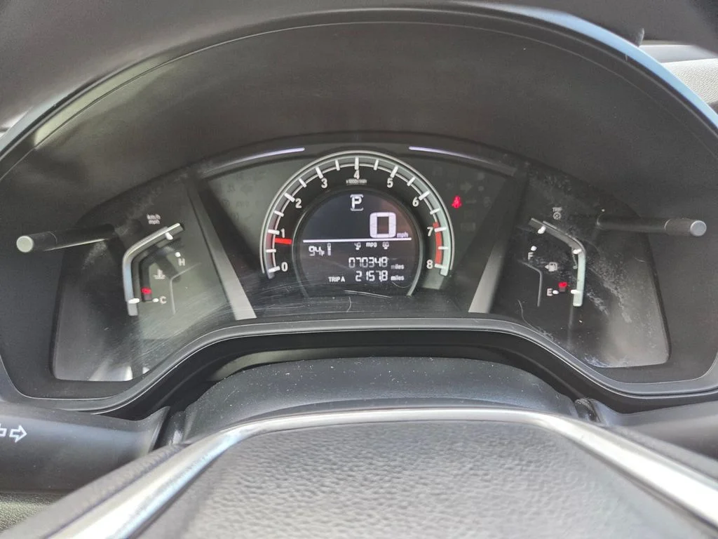 Used 2018 Red Honda LX image 15