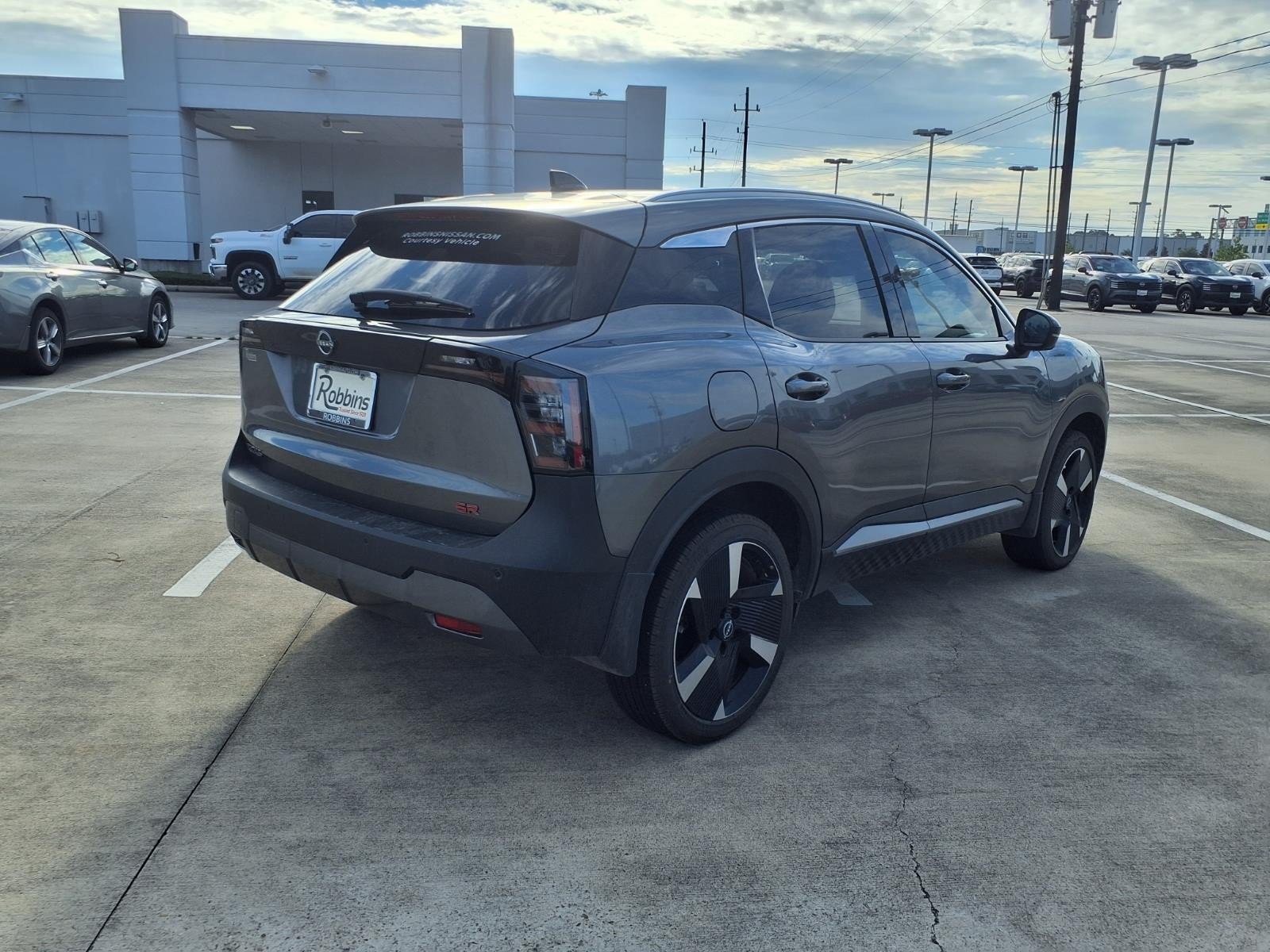 2026 Nissan Kicks photo 2 of 26
