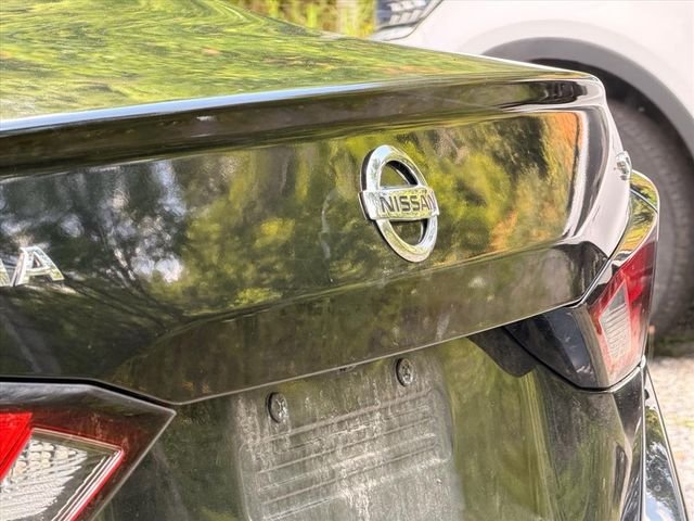 Used 2019 Black Nissan 2.5 SV image 14