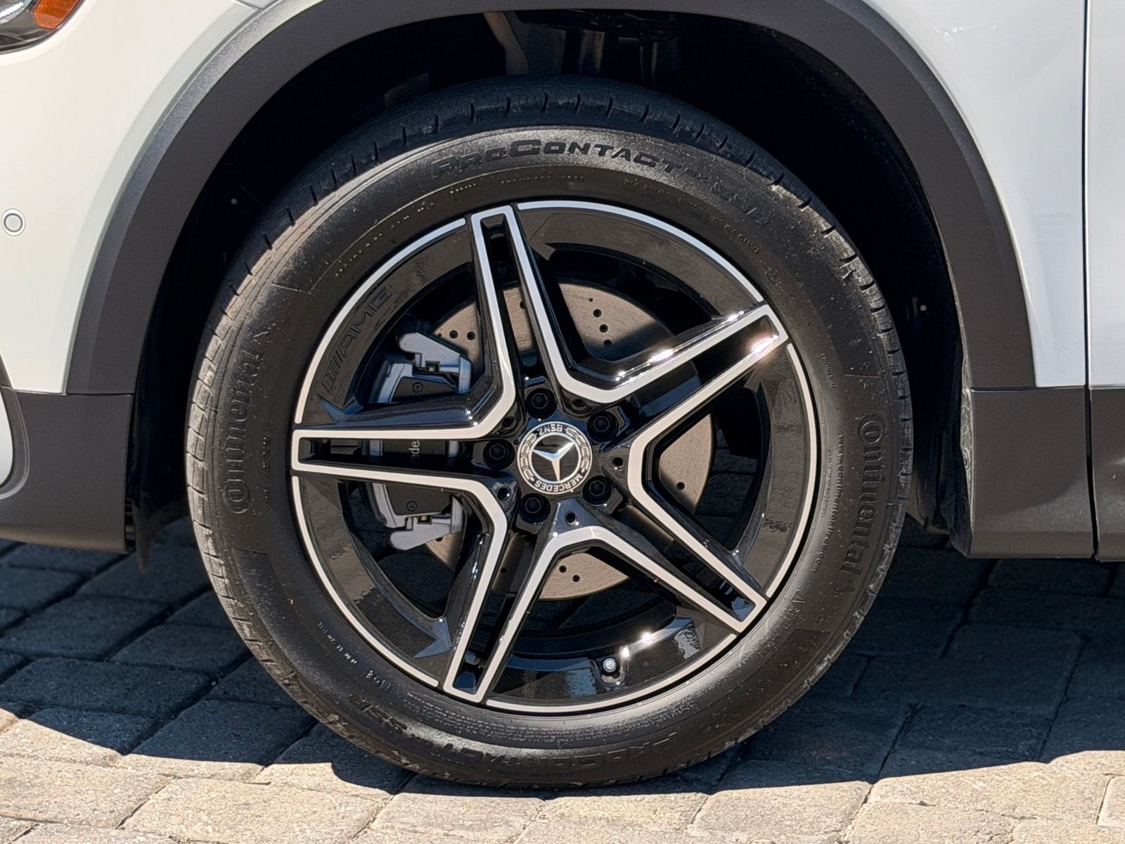 New 2026 Polar White Mercedes-Benz GLB 250 image 12