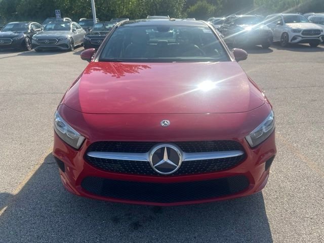 Used 2019 Jupiter Red Mercedes-Benz A 220 image 1