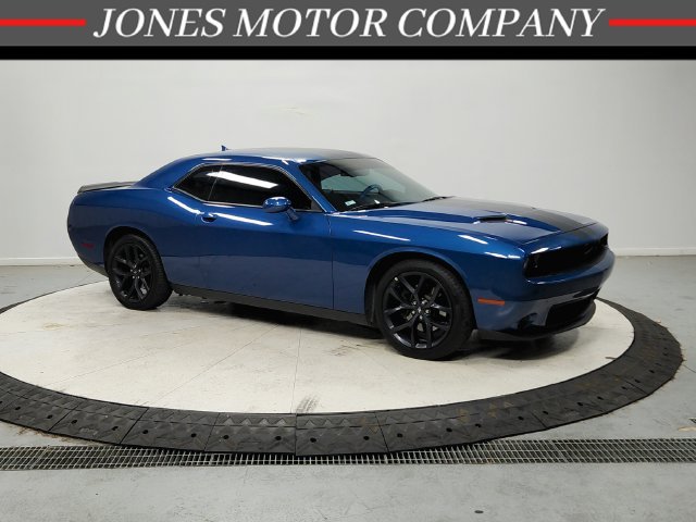 Used 2021 Blue Dodge SXT image 1