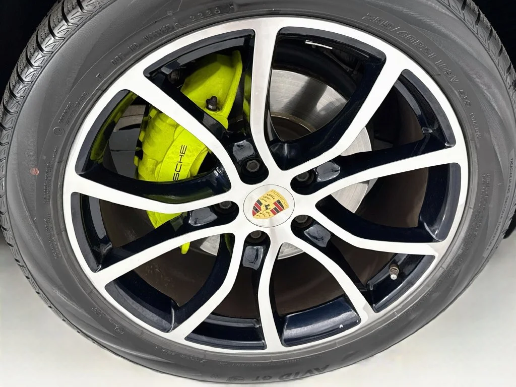 Used 2019  Porsche Base image 31