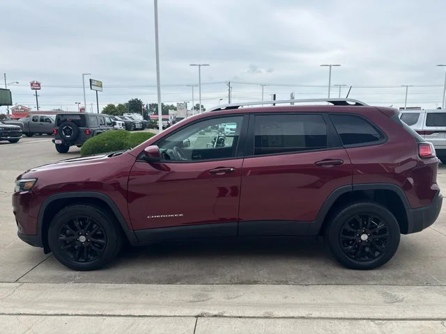 Used 2020 Red Jeep Latitude image 11