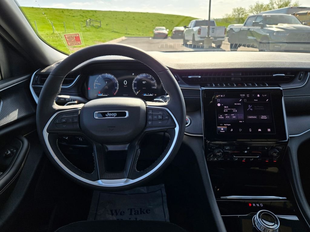 Used 2025 White Jeep Altitude X image 19