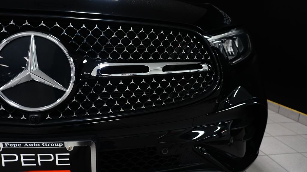 Certified Used 2023 Black Mercedes-Benz GLC 300 image 4