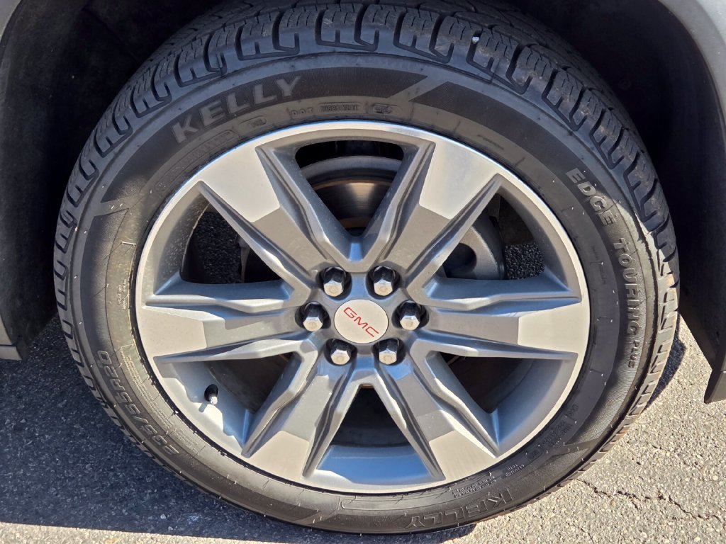 Used 2018 White GMC SLT-2 image 9