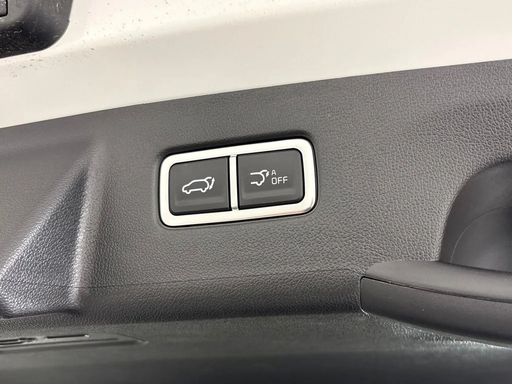 New 2026 Snow White Pearl Kia EX image 24