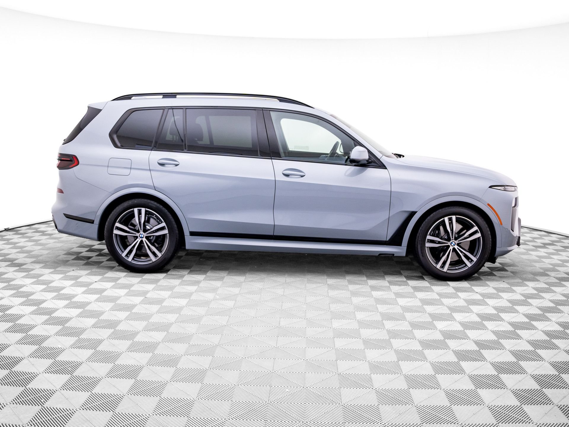 Certified Used 2026 Brooklyn Grey Metallic BMW xDrive40i image 6