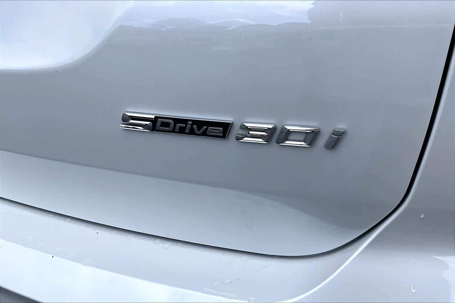 Certified Used 2024 Mineral White Metallic BMW sDrive30i image 10