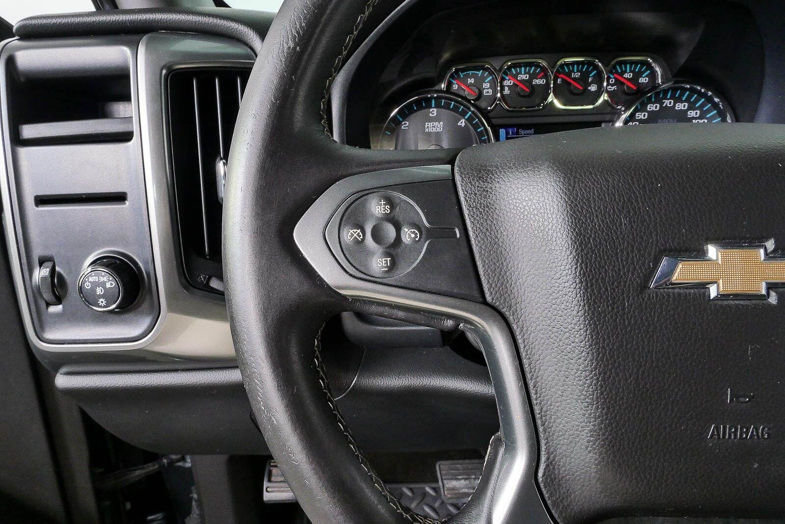 Used 2017 GRAPHITE METALLIC Chevrolet LT image 9