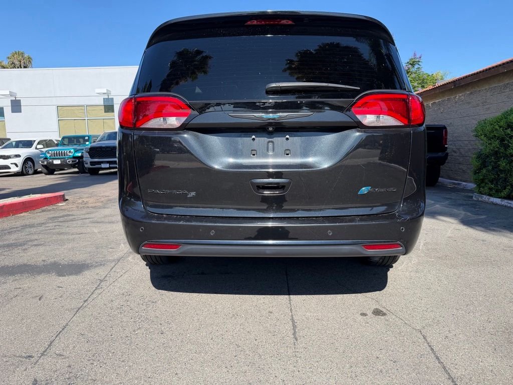 Used 2019 Black Chrysler Limited image 14