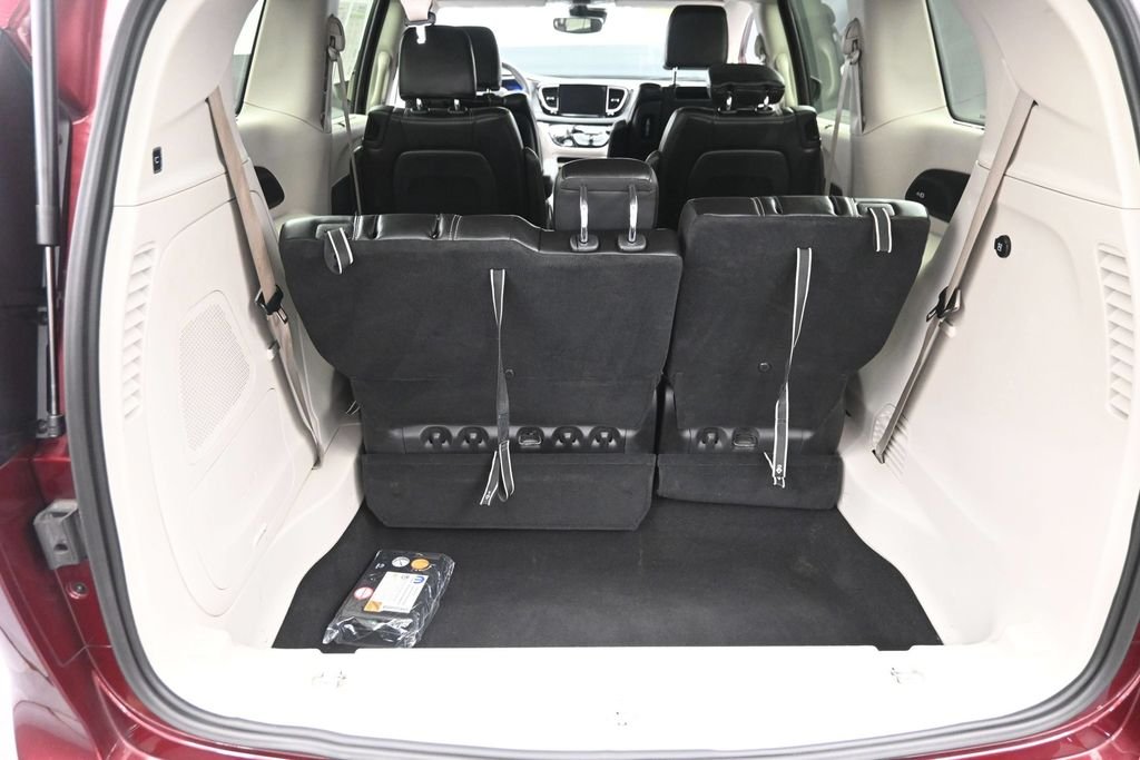Used 2023 Red Chrysler Touring L image 12