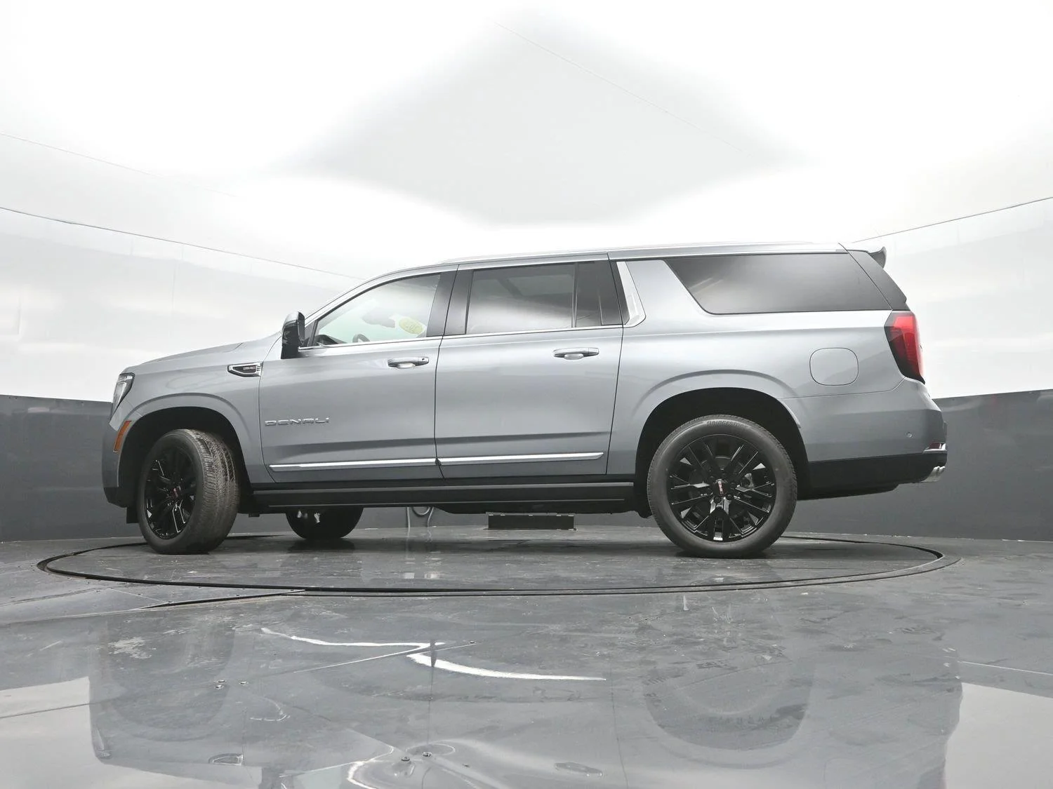 2026 GMC Yukon XL Denali - Photo 42