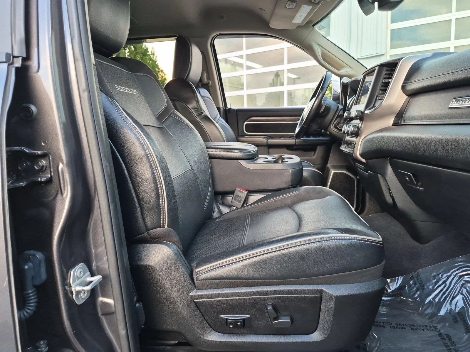 Used 2021 Granite Crystal Metallic Clearcoat Ram Laramie image 34