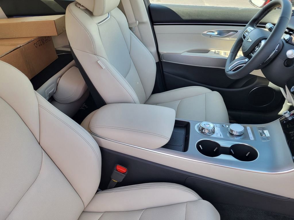New 2026 Red Genesis 2.5T Select image 18