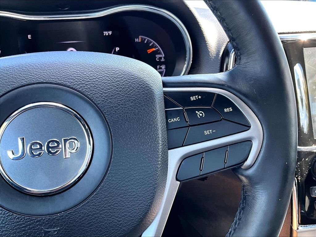 Used 2021 Silver Jeep Laredo X image 24