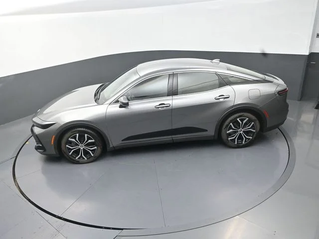 Used 2023  Toyota XLE image 24