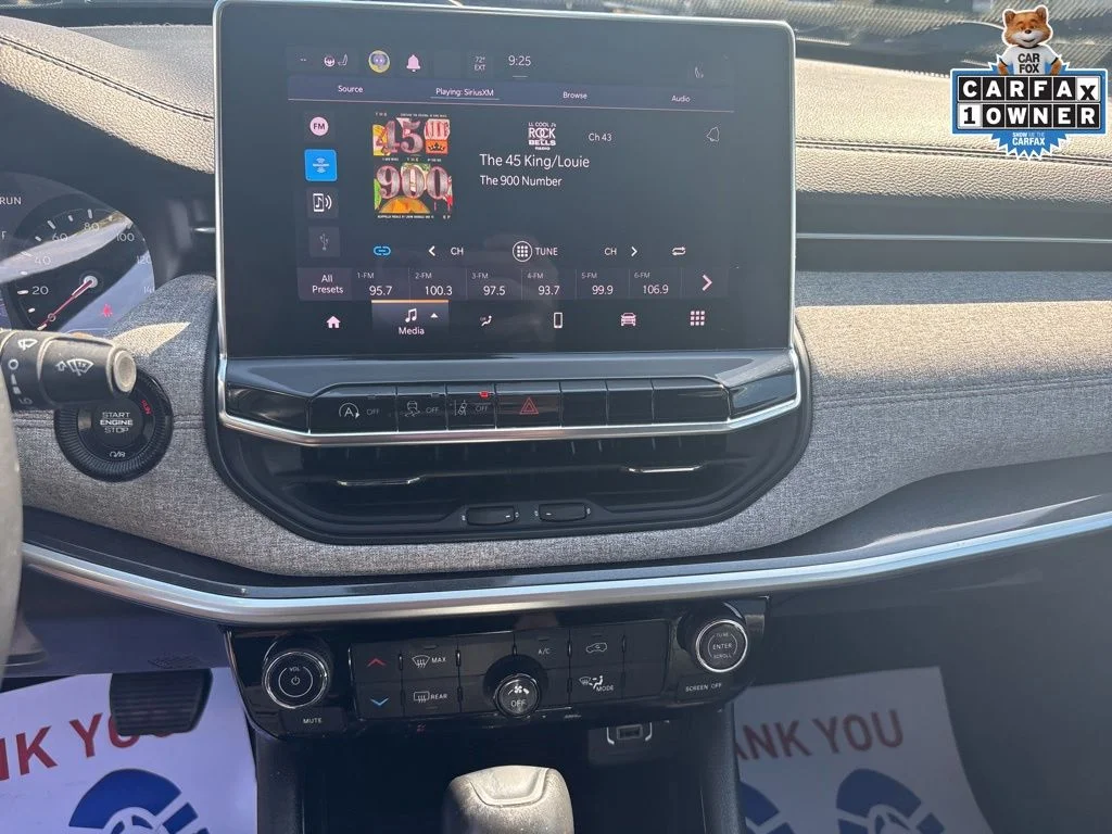Used 2022 Silver Jeep Latitude Lux image 19