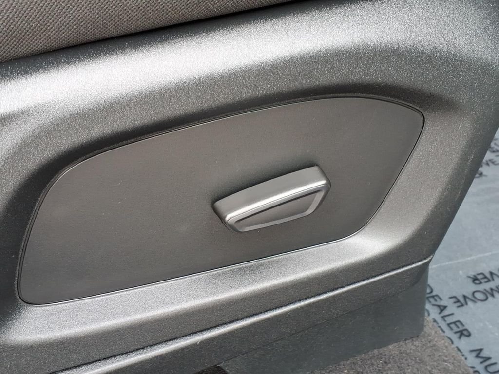 Certified Used 2023 Gray Metallic Ford XLT image 11