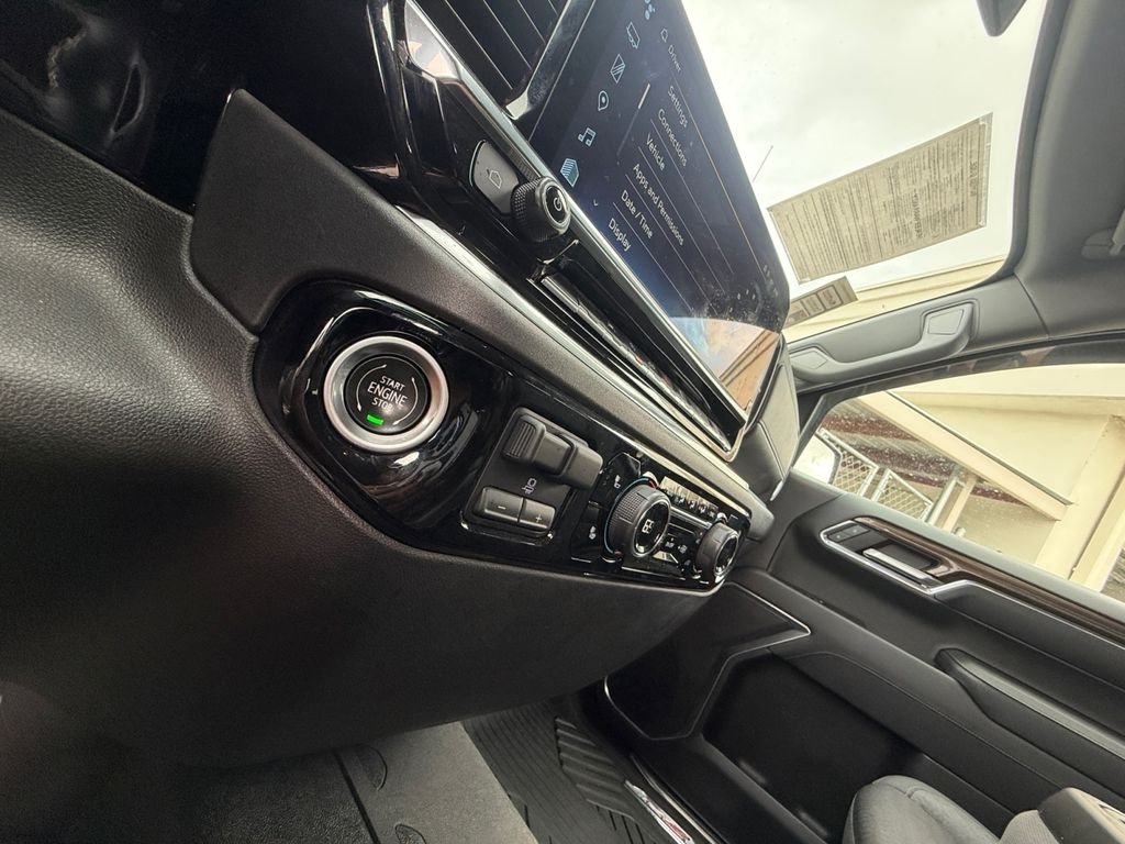 Used 2023 White Chevrolet LT image 22
