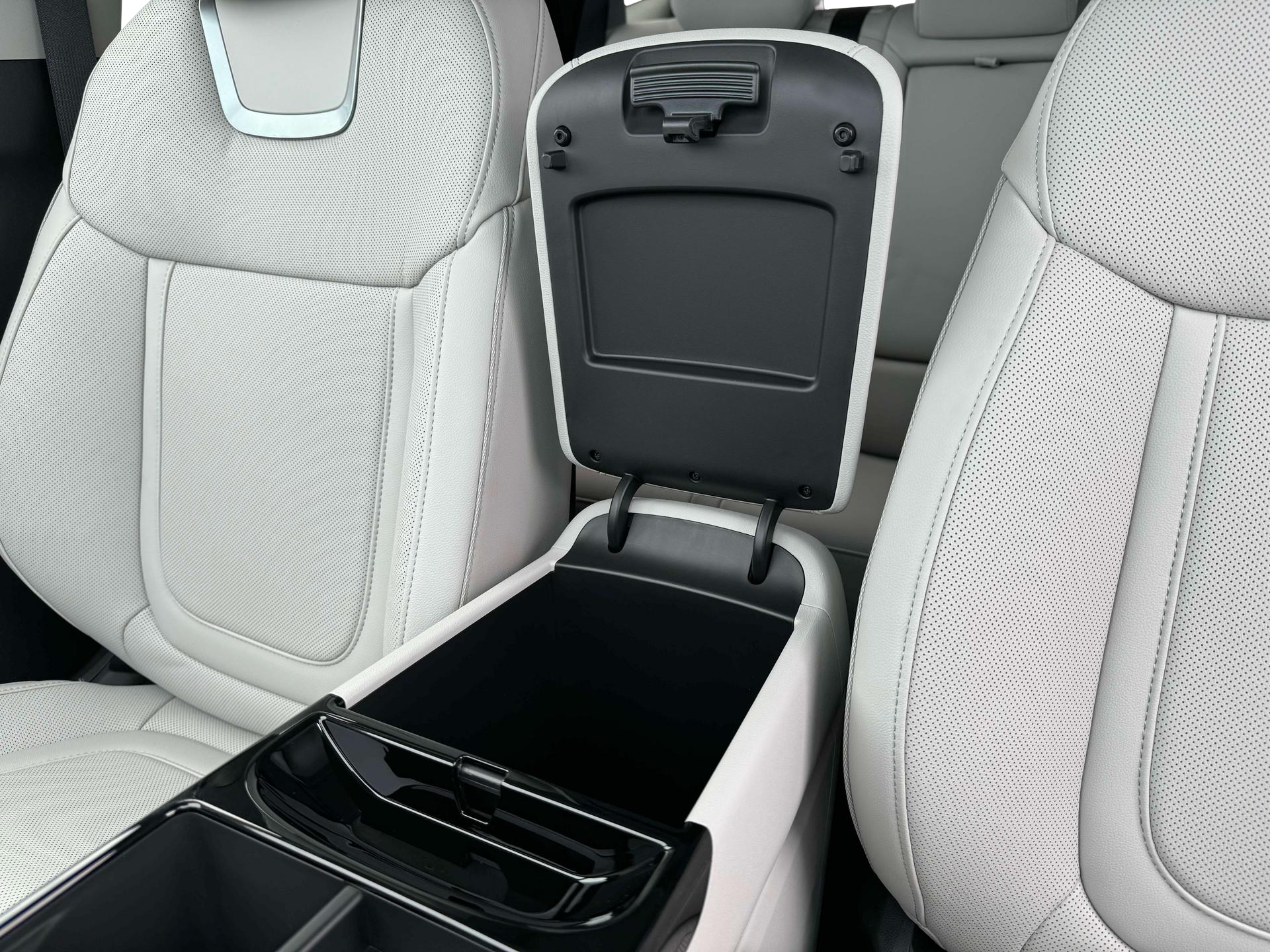New 2025 Gray Hyundai Limited FWD image 18