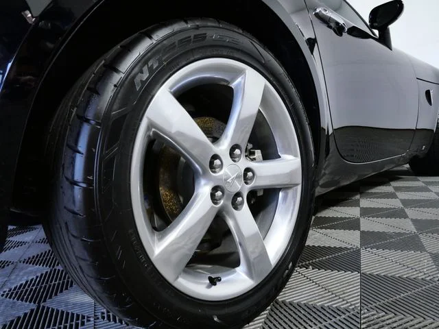 Used 2006 Black Pontiac Base image 8