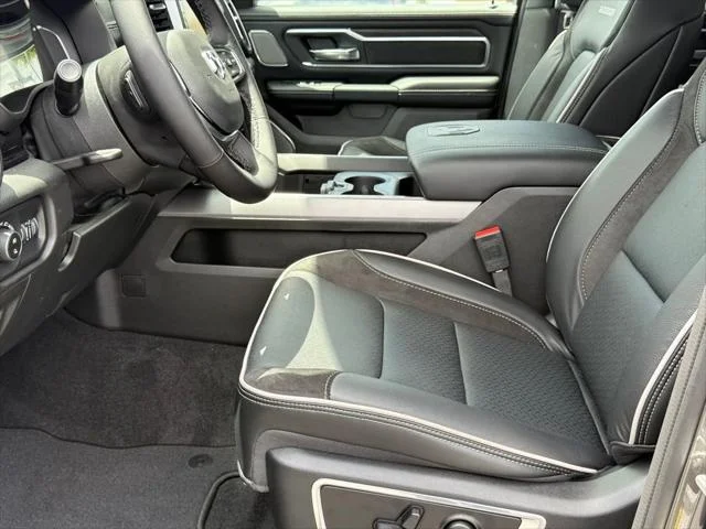 2025 RAM 1500 Laramie - Photo 13