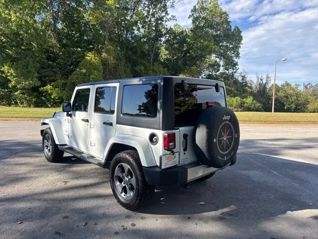 Used 2018 White Jeep Unlimited Sahara image 5