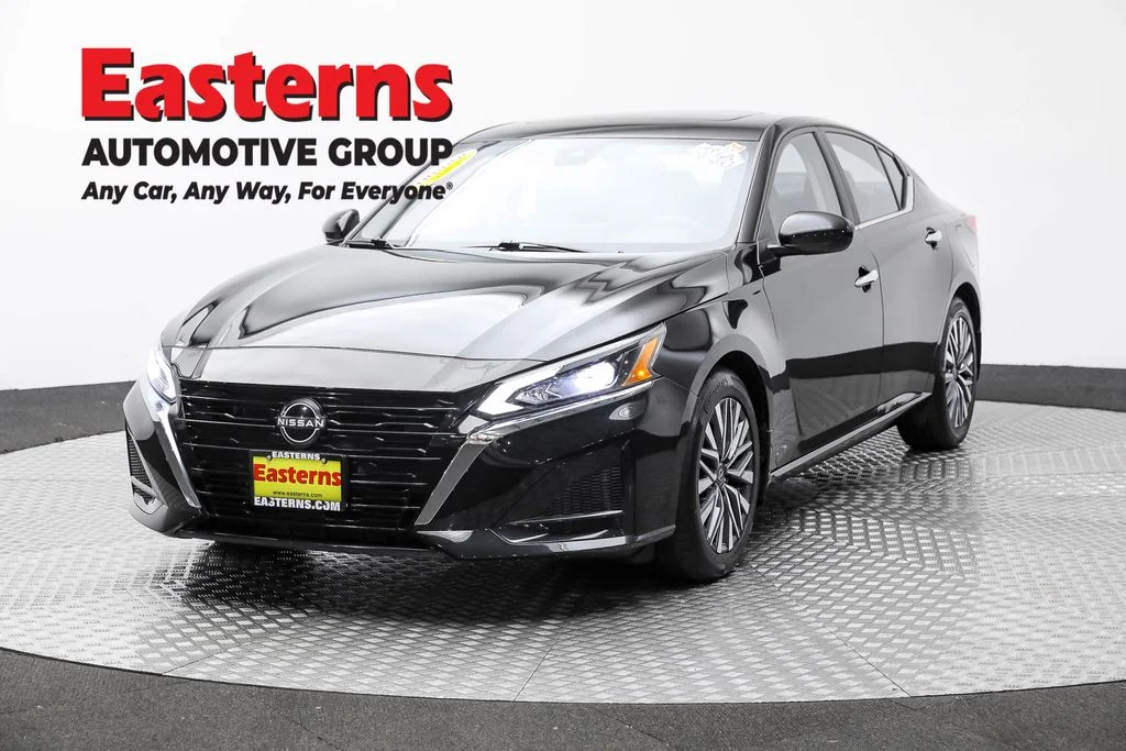 Used 2023 Black Nissan 2.5 SV image 1