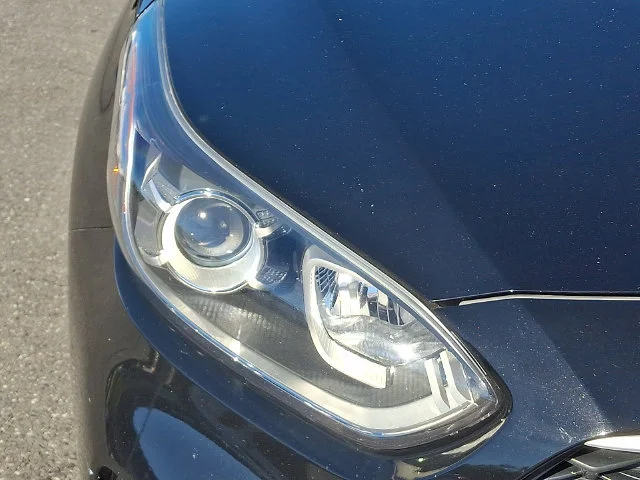 Used 2019 Black Kia LXS image 10