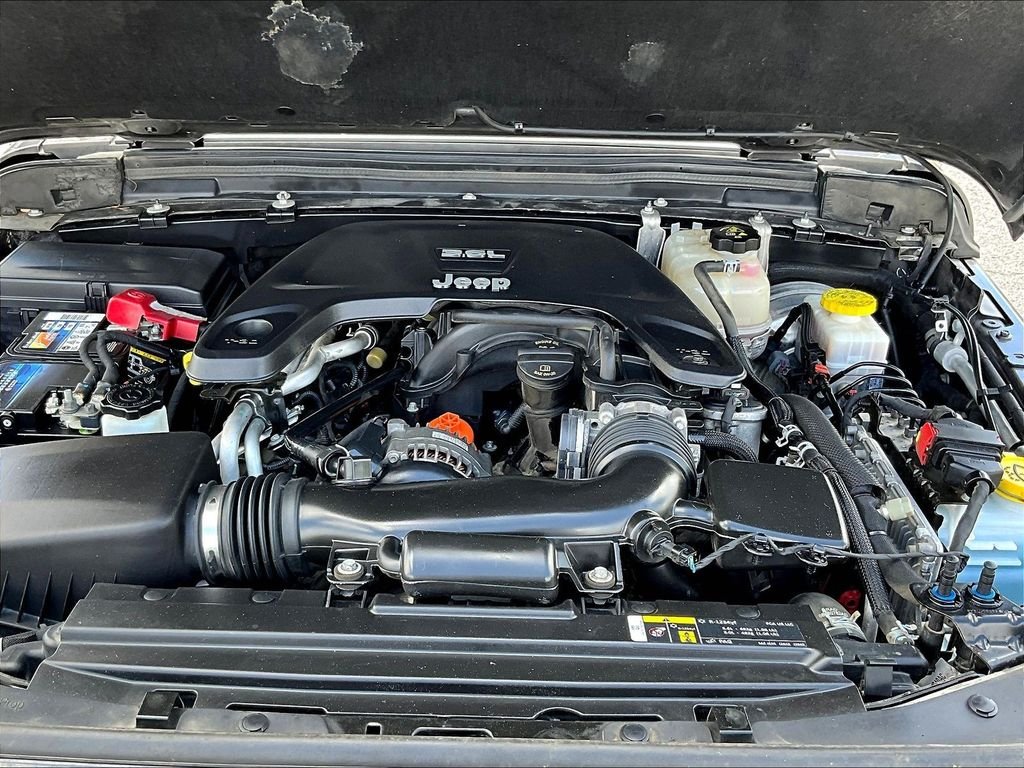 Used 2020 Gray Jeep Unlimited Sport Altitude image 28