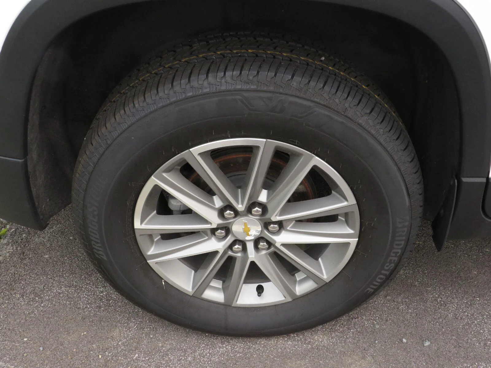 Used 2023 Summit White Chevrolet LT Cloth image 17
