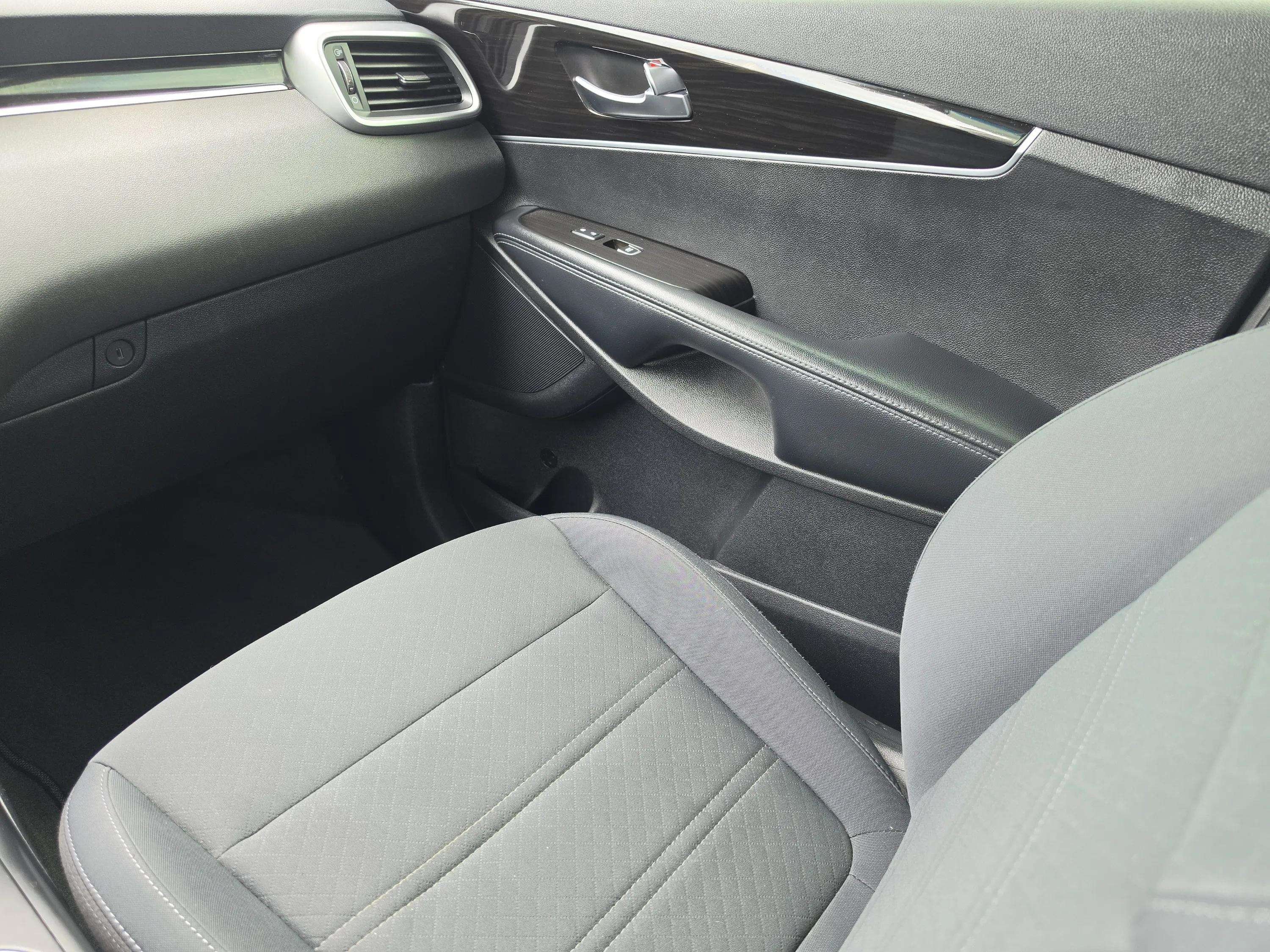 Used 2019 Platinum Graphite Kia LX V6 image 20