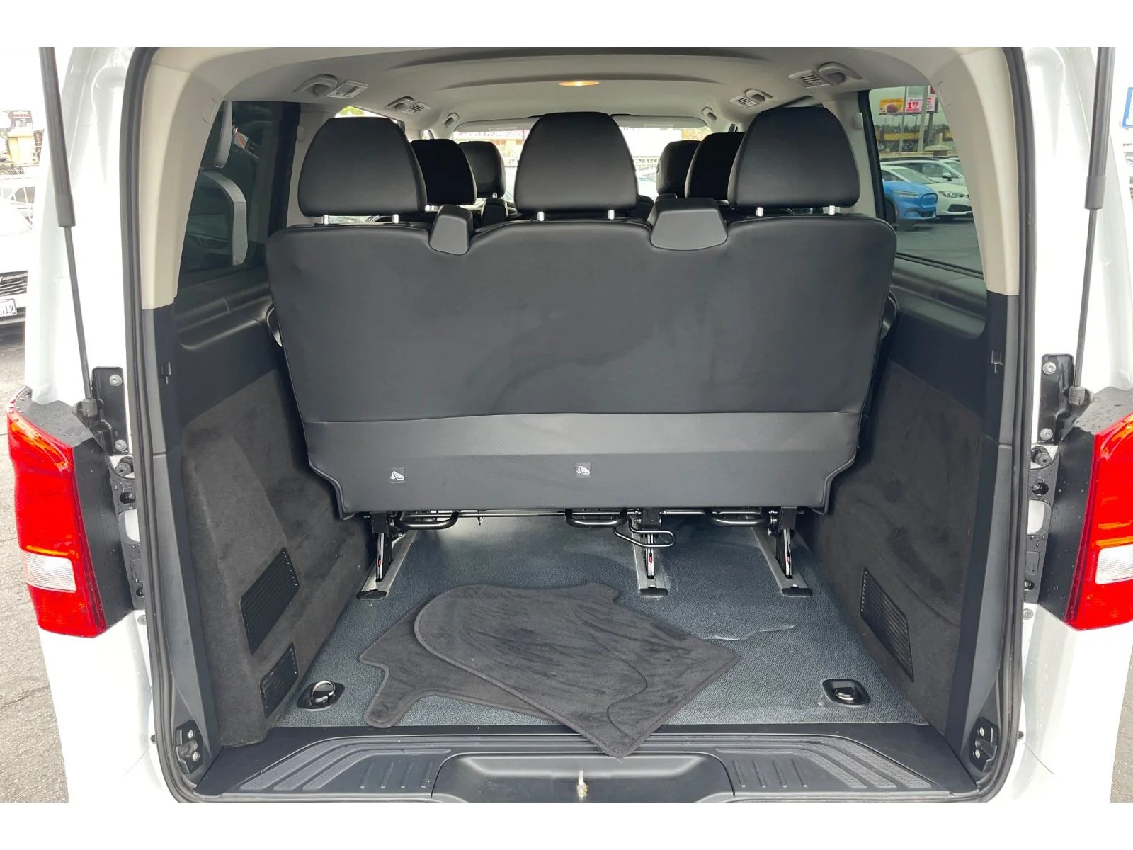Used 2023 Arctic White Mercedes-Benz Base image 17