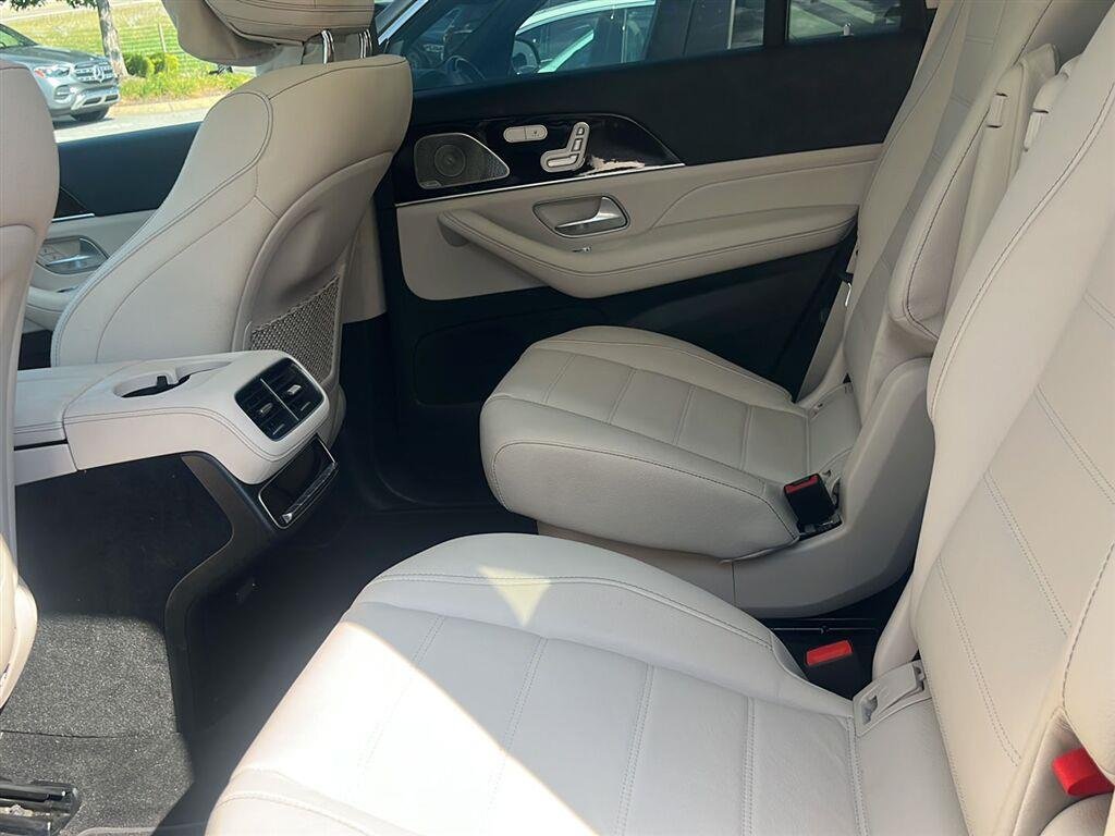 Certified Used 2025 MANUFAKTUR Moonlight White Metallic Mercedes-Benz GLS 450 image 12