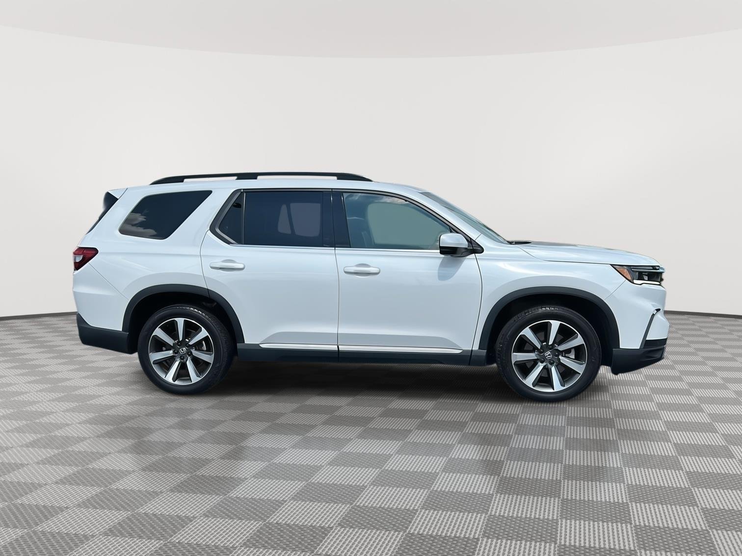 Certified 2024 Honda Pilot Elite with VIN 5FNYG1H8XRB036355 for sale in Kansas City