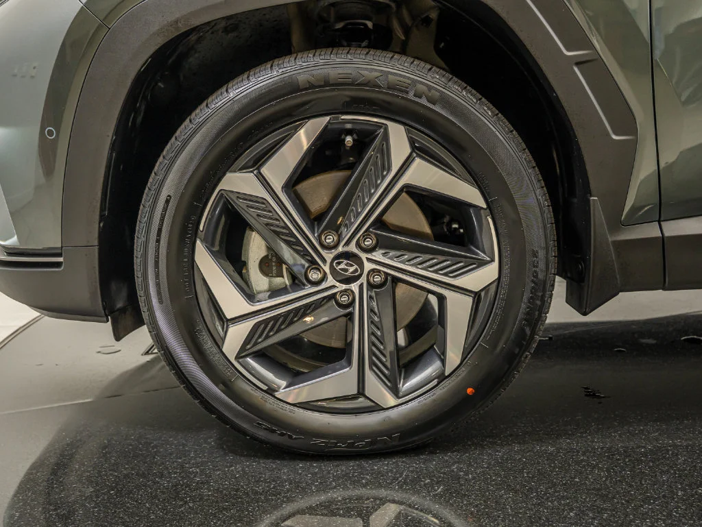 Used 2024 Amazon Gray Hyundai Limited image 13