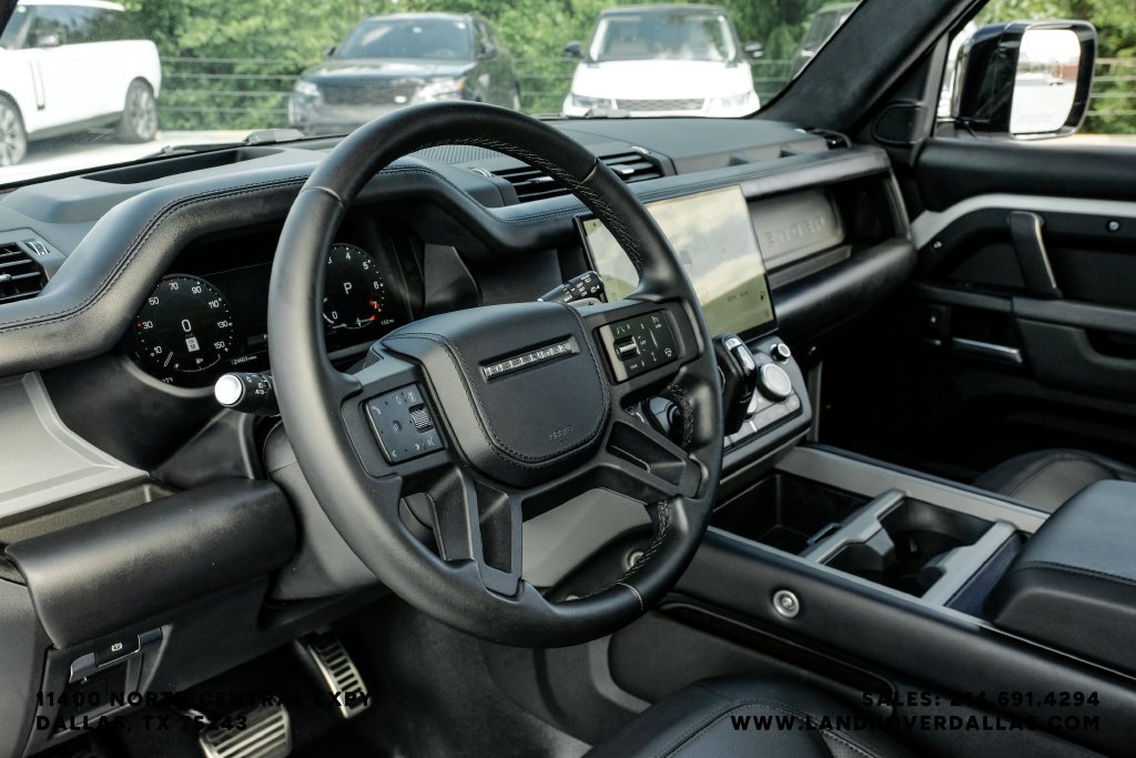 Used 2026 Fuji White Land Rover V8 image 19