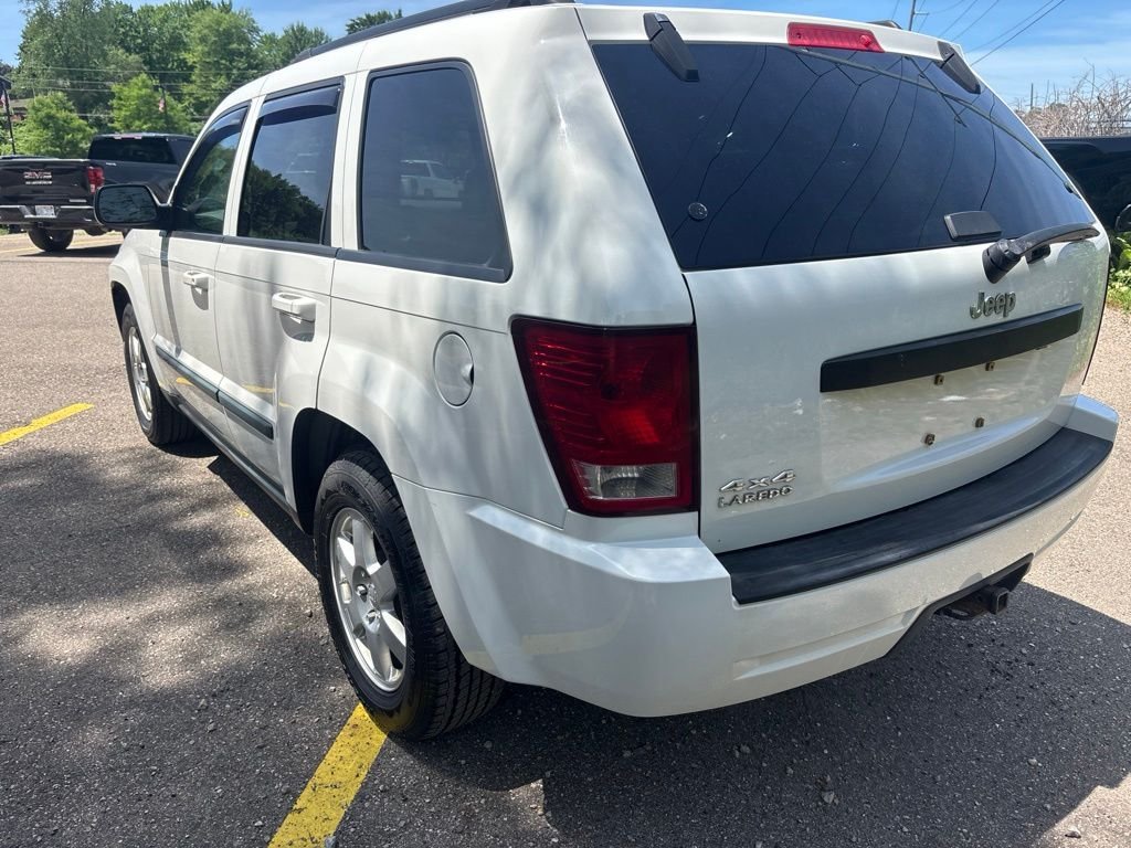 Used 2009 Stone White Jeep Laredo image 10