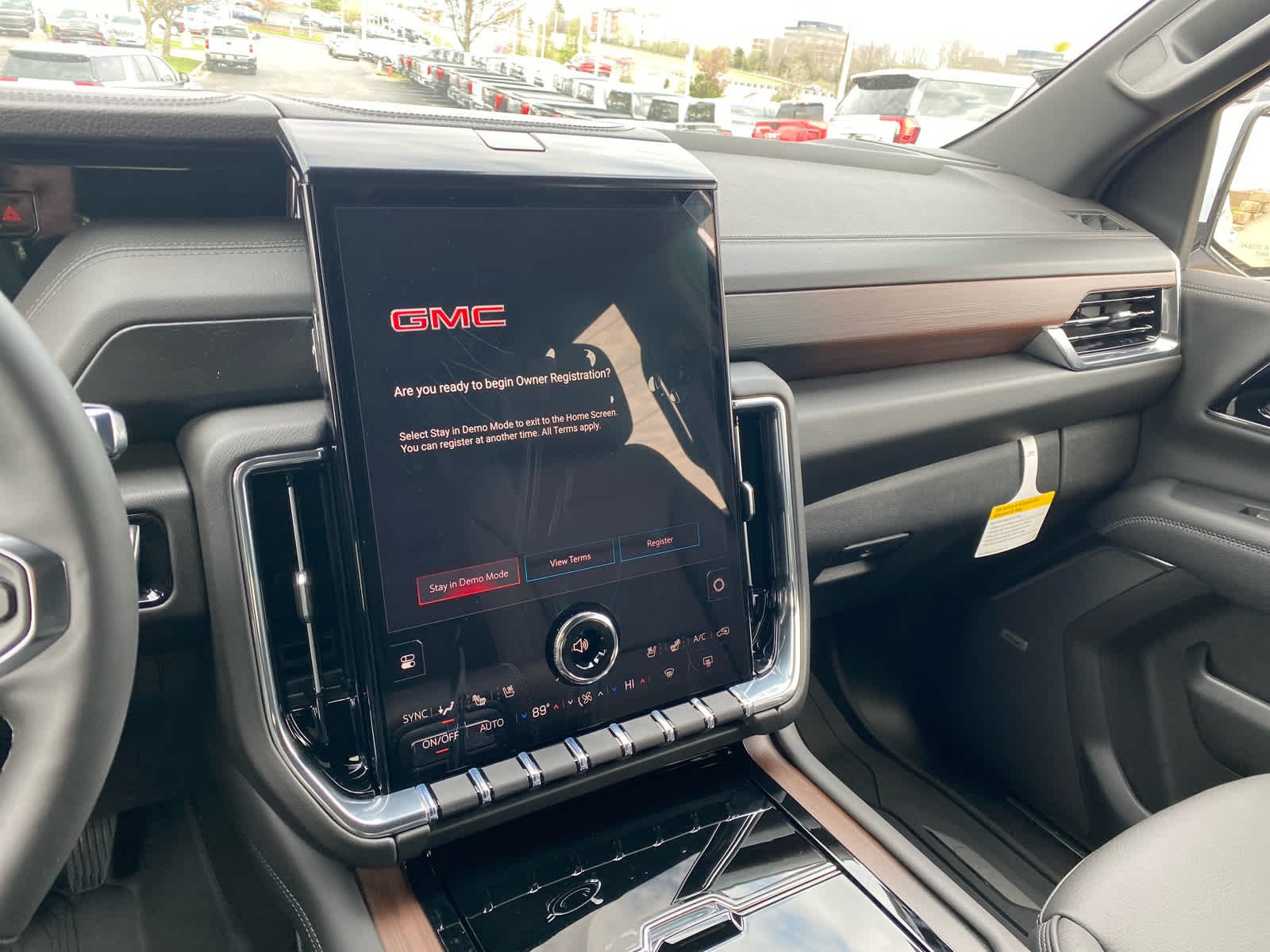 2026 GMC Yukon Denali - Photo 19