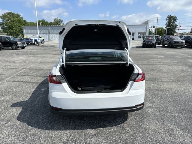 Used 2025 White Toyota LE image 21
