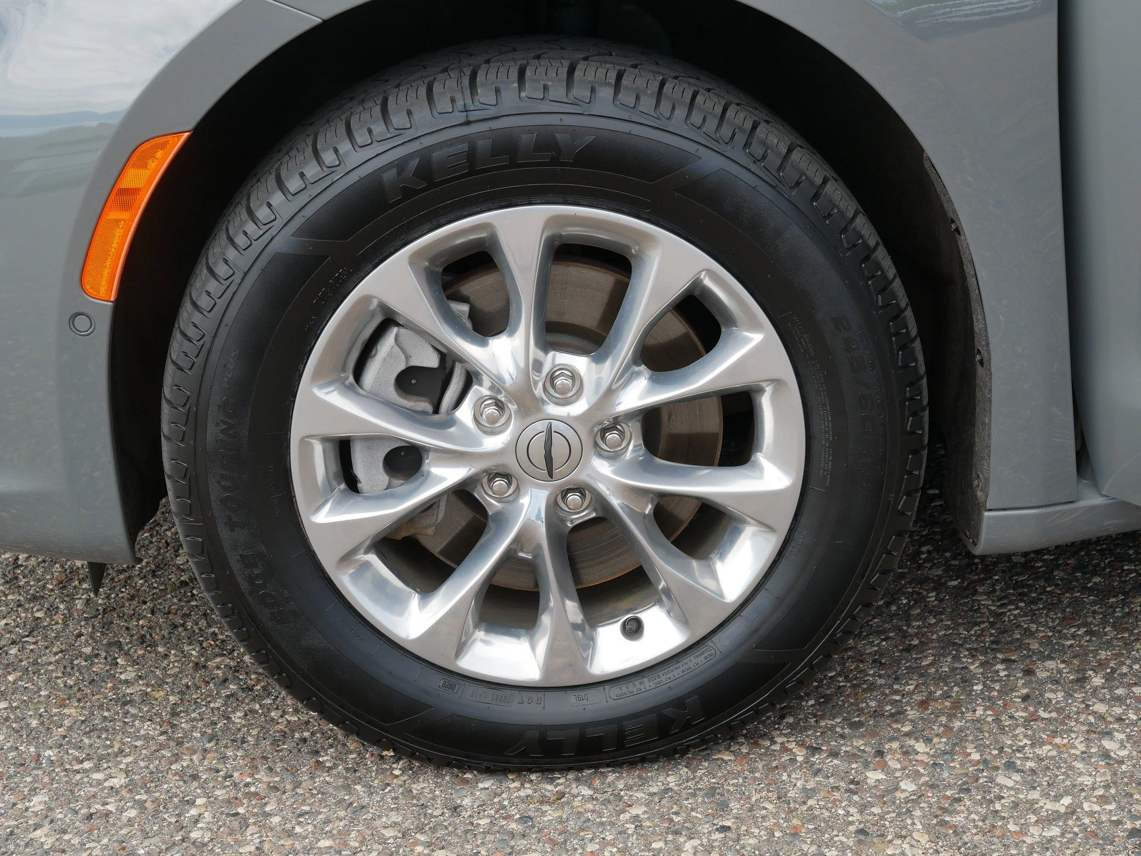 Used 2023 Ceramic Gray Clearcoat Chrysler Touring L image 15