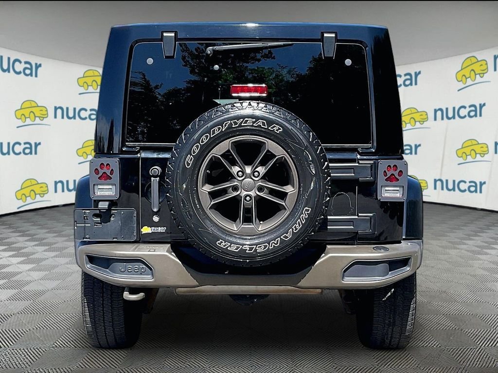 Used 2017 Black Jeep Unlimited Sahara image 5