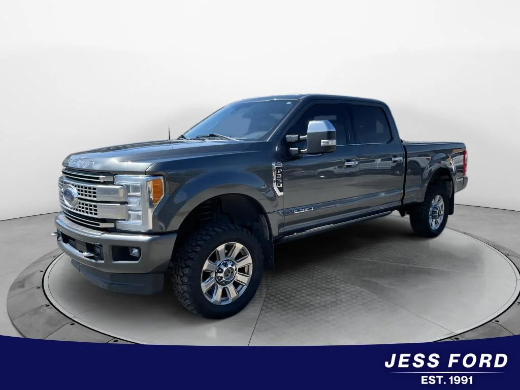 2018 Ford F-350 Platinum 4x4 Crew Cab 160 in SRW's photo