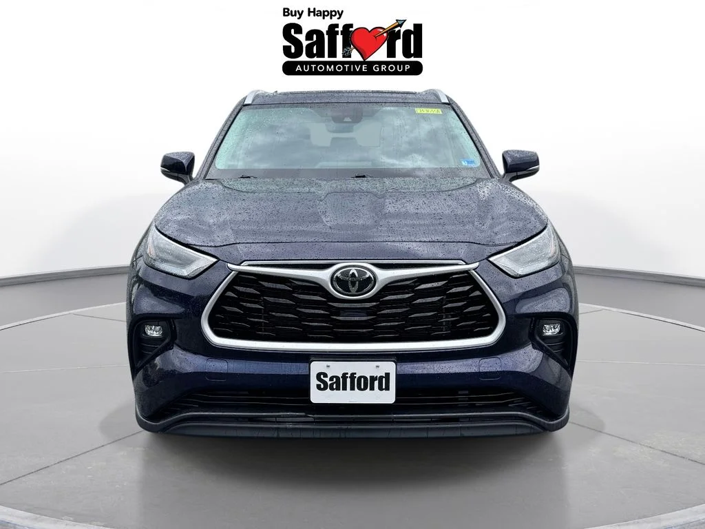 Used 2023  Toyota XLE image 8