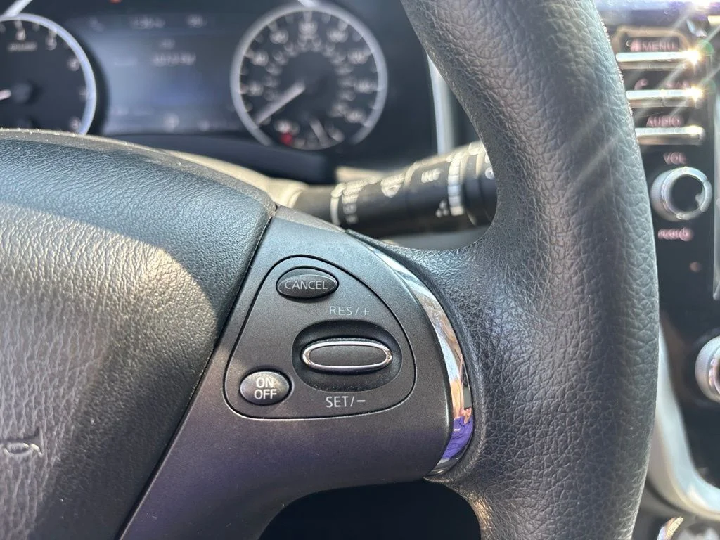 Used 2020 Gray Nissan S image 19