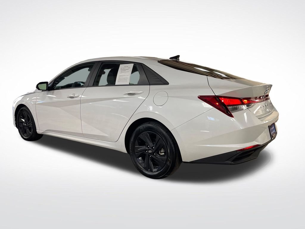 Used 2023 Gray Hyundai SEL image 3