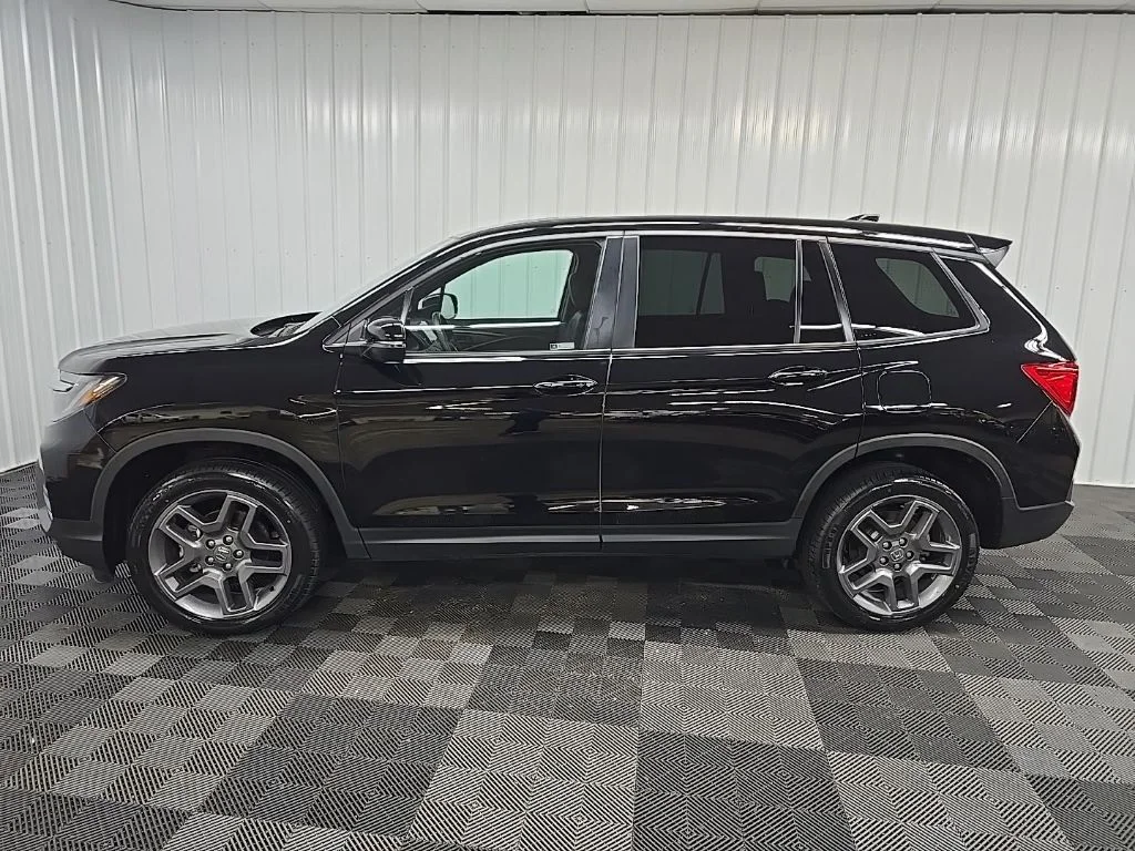 Used 2023 Black Honda EX-L image 5