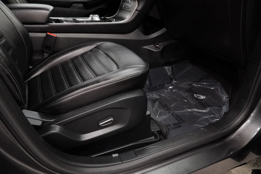 Used 2019 Gray Ford SEL image 31